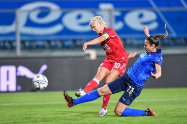 Daha sert Pernille (Danimarka), cecilia salvai (İtalya) Euro 2022 elemelerinde - İtalya - İtalya, Carlo Castellani Stadyumu 'nda Danimarka' ya karşı Kadınlar - LM / Lisa Guglielmi