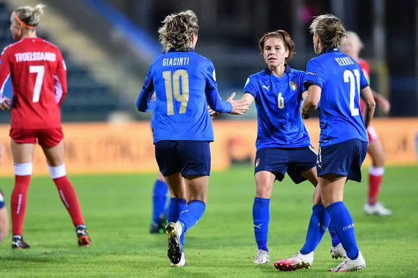 Italy Players Celebrate Goal Euro 2022 Qualifiers Italy Women Denmark — Stock Photo, Image