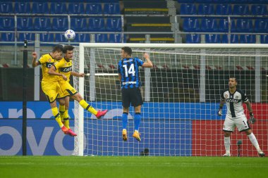 Parma calcio (botond balogh) ve Simon iacopini (parma calcio) FC Internazionale-Parma Calcio 1913 yılındaki Giuseppe Meazza San Siro Stadyumu davasında, 31 Ekim 2020 - LM / Luca Rossini