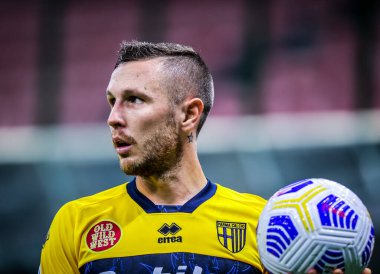 Parma Calcio takımından Juraj Kucka, 31 Ekim 2020 tarihinde San Siro Stadyumu 'nda FC Internazionale ile Parma Calcio arasında oynanan 2020 / 21 karşılaşmasında - Fotoğraf: Fabrizio Carabelli / LM