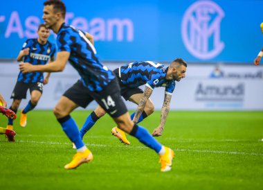 FC Internazionale takımından Marcelo Brozoviç, 31 Ekim 2020 'de İtalya' nın Milano kentindeki San Siro Stadyumu 'nda oynanan FC Internazionale ile Parma Calcio arasındaki 2020 / 21 karşılaşmasında gol kaydetti - Fotoğraf Fabrizio Carabelli / LM