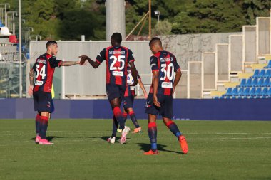 simy (crotone fc) ve luca marrone (crotone fc), Crotone FC Crotone ve Atalanta Bergamasca Calcio maçında gol attıktan sonra İtalya 'nın Crotone şehrinde Ezio Scida Stadyumu' nda 31 Ekim 2020 - LM / Emmanuele Mastrodonato