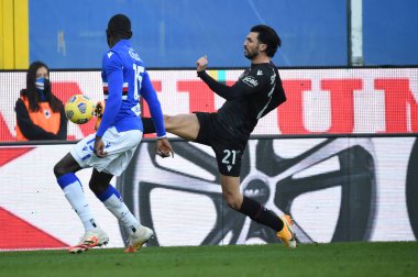 OMAR COLLEY (Sampdoria), Roberto Soriano (Bologna) Sampdoria vs Bologna - İtalyan futbol serisi A maçı Genova, İtalya, 22 Kasım 2020 - Fotoğraf: LM / Danilo Vigo