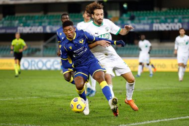 Gian Marco Ferrari (US Sassuolo Calcio) ve Ebrima Colley (Hellas Verona vs Sassuolo - İtalyan futbolcu Serie A karşılaşması, 22 Kasım 2020 - Kredi: LM / Francesco Scaccianoce