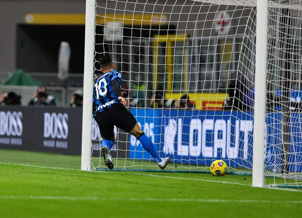 Lautaro Martnez Del Internazionale Marca Gol Durante Partido Serie 2020 — Foto de Stock