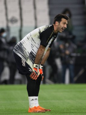 Juventus FC - Cagliari Calcio maçında 77 Gianluigi Buffon (JUVENTUS FC) - İtalyan Serie A maçı Torino, İtalya, 21 Kasım 2020 - Fotoğraf: LM / Claudio Benedetto