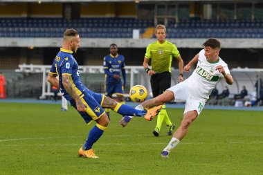 Federico Dimarco (Verona) ve Filip Curiciç (Sassuolo) Hellas Verona-Sassuolo Calcio - İtalya 'nın Verona kentinde oynanan Serie A maçı, 22 Kasım 2020 - Fotoğraf: LM / Alessio Tarpini
