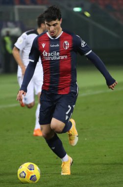251120 - Coppa calcio - Coppa Italia - Bologna-Spezia - Riccardo Orsolini (Bologna) - Michele Nucci 'ye karşı Bologna FC - İtalyan futbolu Coppa Italia maçı IN Bologna, İtalya, 25 Kasım 2020 - Fotoğraf: LM / Michele Nucci