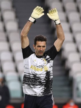Juventus FC - Cagliari Calcio maçında 77 Gianluigi Buffon (JUVENTUS FC) - İtalyan Serie A maçı Torino, İtalya, 21 Kasım 2020 - Fotoğraf: LM / Claudio Benedetto