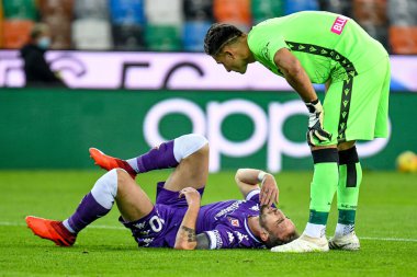 Gaetano Castrovilli 'nin (Fiorentina) yaralanması Udinese Calcio-ACF Fiorentina maçında Juan Musso' nun (Udinese) yardımıyla gerçekleşti - İtalyan futbolu Coppa Italia maçı IN Udine, İtalya - 25 Kasım 2020