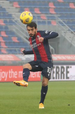 Bologna 'dan Nicola Sansone, 29 Kasım 2020' de İtalya 'nın Bologna kentindeki Renato Dall' Ara Stadyumu 'nda oynanan İtalyan Serie A futbol karşılaşmasında Crotone' a karşı oynamıştır. Fotoğraf Michele Nucci / LM