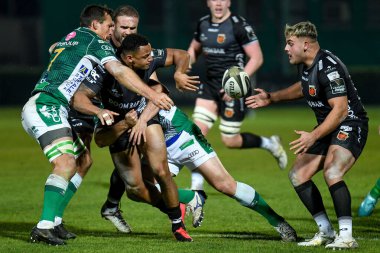 Ashton Hewitt (Ejderhalar), Benetton Treviso ve Ejderhalar Rugby - Rugby Guinness Pro 14 maçı sırasında hareket halindeydi.