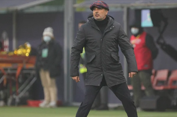 Προπονητής Της Μπολόνια Σίνισα Μιχαΐλοβιτς Κατά Διάρκεια Του Ποδοσφαιρικού Αγώνα — Φωτογραφία Αρχείου