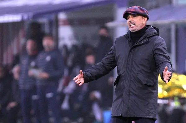 Bologna Főedzője Sinisa Mihajlovic Olasz Serie Futballmérkőzésen Bologna Crotone Renato — Stock Fotó