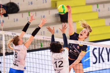 Aleksandra Rasinska (SkyRes Rzeszow 'u geliştirir) SSC Palmberg Schwerin vs SkyRes Rzeszow - CEV Şampiyonlar Ligi Kadınlar voleybol maçı IN Scandicci, Florence, İtalya, 01 Aralık 2020 - Fotoğraf: LM / Lisa Guglielmi