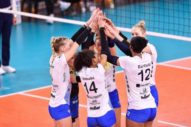 SSC Palmberg Schwerin oyuncularının mutluluğu Unet E-Work Busto Arsizio vs SSC Palmberg Schwerin - CEV Şampiyonlar Ligi Kadınlar Voleybol maçı IN Scandicci, Florence, İtalya, 03 Aralık 2020 - Fotoğraf: LM / Lisa Guglielmi