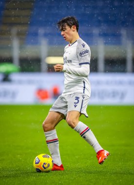 Bologna FC 'den Aaron Hickey, FC Internazionale - Bologna FC - San Siro Stadyumu, Milan, İtalya - Fotoğraf: FCI / Fabrizio Carabelli / LM