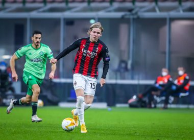 AC Milan 'dan Jens Petter Hauge UEFA Avrupa Ligi 2020 / 21 futbol karşılaşmasında AC Milan ile Celtic FC arasında San Siro Stadyumu, Milan, İtalya - Fotoğraf: FCI / Fabrizio Carabelli / LM