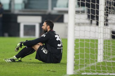 39 Salvatore Sirigu (Torino FC) Juventus FC 'nin Torino' ya karşı oynadığı 2-1 'lik maçtan sonra çaresiz kaldı - İtalyan Serisi A maçı Torin, İtalya' da, 05 Aralık 2020 - Fotoğraf: LM / Claudio Benedetto