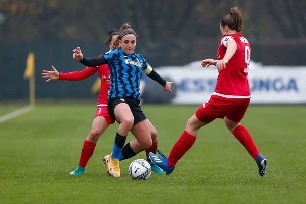 Gloria Marinelli (FC Internazionale) ve Yesica Menin (San Marino Akademisi), San Marino Akademisi - İtalyan futbolcu Serie A Women maçında karşı karşıya geldiler.
