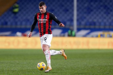 Theo Hernandez (AC Milan) UC Sampdoria ile AC Milan - İtalya Serie A maçı sırasında İtalya 'nın Cenova kentinde koşuyor.
