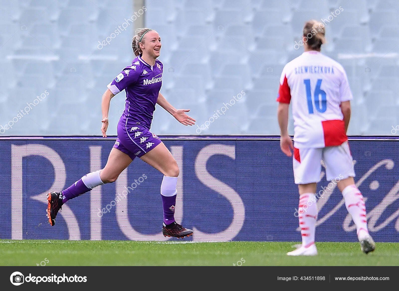 Women Association Soccer写真素材 ロイヤリティフリーwomen Association Soccer画像 Depositphotos