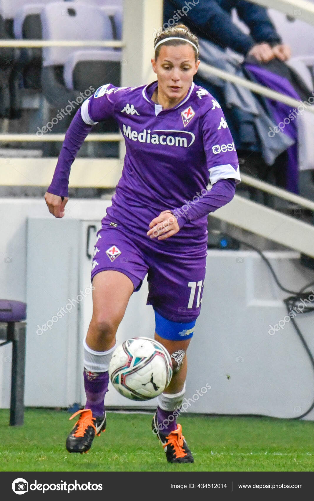 Women Association Soccer写真素材 ロイヤリティフリーwomen Association Soccer画像 Depositphotos