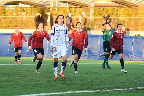 ダニエラ サバティーノ Fiorentina Femminile エンポリ レディースVs Acf Fiorentina Femminileで絶望とエンポリ レディース選手を祝う — ストック写真