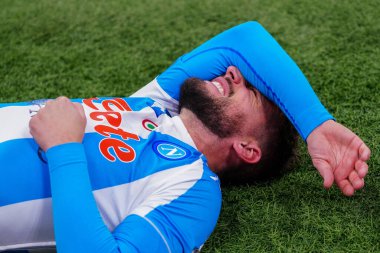 SSC Napoli 'den Dries Mertens' in FC Internazionale-SSC Napoli maçı sırasında sakatlanması - İtalyan futbol takımı Serie A maçı Milan, İtalya 'da, 16 Aralık 2020 - Fotoğraf: LM / Luca Rossini