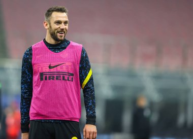 FC Internazionale takımından Stefan de Vrij, 16 Aralık 2020 tarihinde San Siro Stadyumu 'nda FC Internazionale ile SSC Napoli arasında oynanan 2020 / 21 futbol karşılaşmasında - Fotoğraf: FCI / Fabrizio Carabelli / LM