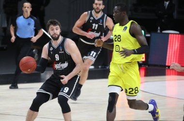 16 / 12 / 2020 - Stefan Markoviç Segafredo Virtus Bologna (L) Eurocup maçı sırasında Antwerp 'li İbrahima Faye tarafından engellendi - ph: Michele Nucci / LM