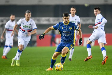 Miguel Veloso (Hellas Verona) topu Hellas Verona vs UC Sampdoria - İtalyan futbolcu Serie A maçı Verona, İtalya - 16 Aralık 2020