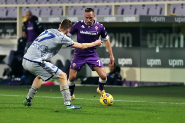 Franck Ribery (ACF Fiorentina) Pawel Dawidowicz (Hellas Verona) AFC Fiorentina - Hellas Verona, Stadio Artemio Franchi arasında 19 Aralık 2020 tarihinde Florence Italy / LM