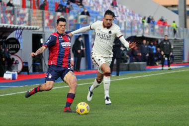 Salvatore Molina (Crotone FC) Chris Smalling (AS Roma) Crotone - Roma, Stadio Ezio Scida arasında oynanan Serie A futbol karşılaşması sırasında 6 Ocak 2021 'de Crotone İtalya / LM