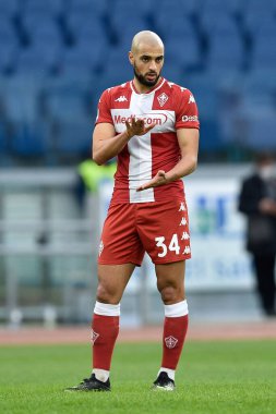 ROME, ITALY - 6 Ocak: ACF Fiorentina 'dan Sofya Amrabat, SS Lazio ile ACF Fiorentina arasında 6 Ocak 2021 tarihinde İtalya / LiveMedia' da oynanan futbol karşılaşması sırasında
