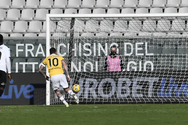 Rodrigo Paul Udinese Calcio Zdobywa Gola Podczas Spezia Calcio Udinese — Zdjęcie stockowe