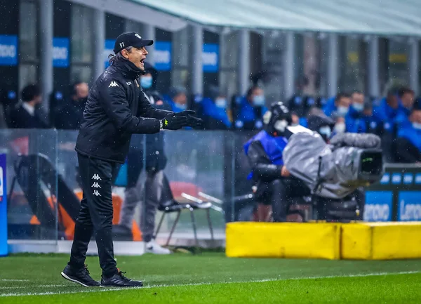 Główny Trener Benevento Calcio Filippo Inzaghi Reaguje Ławki Podczas Internazionale — Zdjęcie stockowe