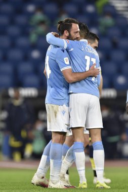 ROME, ITALY - 21 Ocak: SS Lazio takımından Vedat Muriqi, SS Lazio ile Parma arasında 21 Ocak 2021 'de Roma' da oynanan Stadio Olimpico 'da oynanan 8' inci TIM Kupası maçında gol attıktan sonra takım arkadaşlarıyla kutlama yapıyor.