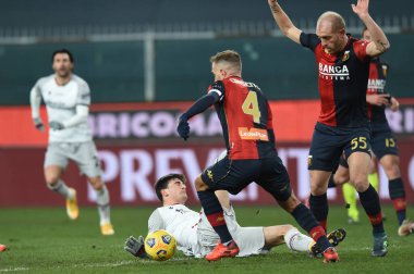 Genova, İtalya 'da oynanan Serie A karşılaşmasında Mouhamadou Fallou Sarr (Bologna), Domenico Criscito (Genoa), Andrea Masiello (Genoa) - İtalyan futbolcu Serie A maçı, 9 Ocak 2021