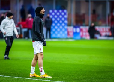 AC Milan 'dan Zlatan Ibrahimoviç, AC Milan ve Atalanta BC - İtalya' nın Milano kentinde oynanan Serie A maçı sırasında ısındı.