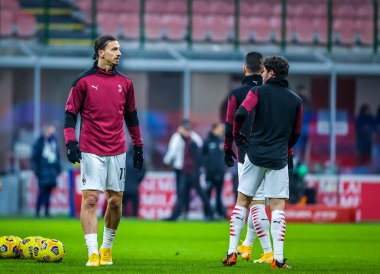 AC Milan 'dan Zlatan Ibrahimoviç, İtalya' nın Milano kentinde oynanan Coppa Italia karşılaşmasında ısınıyor. - Fotoğraf: LM / Fabrizio Carabelli