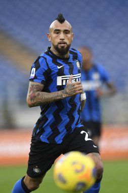 ROME, ITALY - 10 Ocak: Roma / LiveMedia 'da 10 Ocak 2021' de Roma 'da oynanan Roma / LiveMedia Stadyumu' nda AS Roma ve FC International Milan arasında oynanan Serie A futbol karşılaşmasında FC International Milan 'dan Arturo Vidal