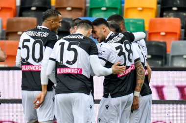 Roberto Pereyra (Udinese), Udinese Calcio - Atalanta BC - İtalyan futbol takımı Serie A maçında takım arkadaşlarıyla 20 Ocak 2021 - Fotoğraf: LM / Ettore Griffoni