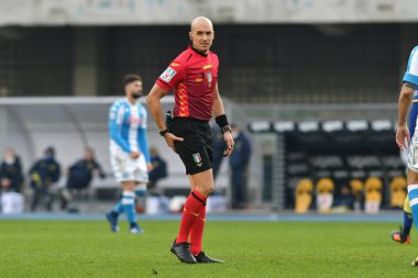 Hakem Michael Fabbri, Hellas Verona ve SSC Napoli - İtalyan futbol takımı Serie A karşılaşması sırasında kazara düştükten sonra 24 Ocak 2021 - Fotoğraf: LM / Alessio Tarpini