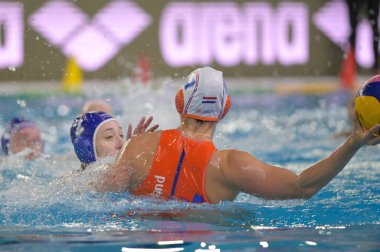 7 ROGGE Bente (Hollanda) vs 2 KOVACIKOVA Beata (Slovakya) during Women & # 39; s Waterpolo Olympic Eleme Turnuvası 2021 - Holland vs Slovakya - Olympic Games in Trieste, İtalya, 19 Ocak 2021 - Fotoğraf: LM / Marco Todaro