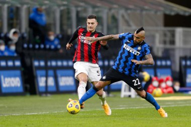 Diogo Dalot (AC Milan) ve Arturo Vidal (FC Internazionale) FC Milan - İtalyan futbolu Coppa Italia maçı, İtalya, 26 Ocak 2021 - Fotoğraf: LM / Francesco Scaccianoce