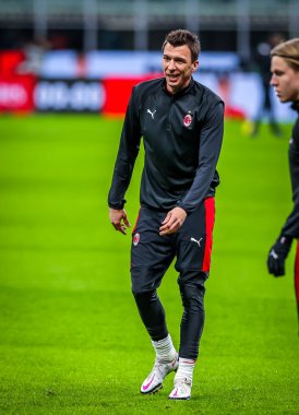 AC Milan 'dan Mario Mandzukiç, AC Milan ve Atalanta BC - İtalya' nın Milano kentinde oynanan Serie A maçı sırasında ısındı.