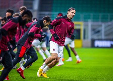 AC Milan 'dan Zlatan Ibrahimoviç, İtalya' nın Milano kentinde oynanan Coppa Italia karşılaşmasında ısınıyor. - Fotoğraf: LM / Fabrizio Carabelli