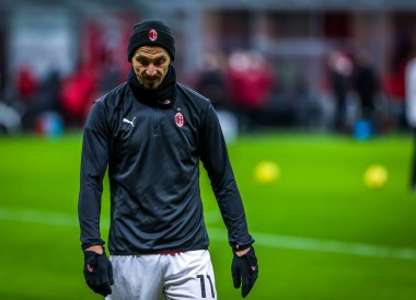 AC Milan 'dan Zlatan Ibrahimoviç, AC Milan ve Atalanta BC - İtalya' nın Milano kentinde oynanan Serie A maçı sırasında ısındı.