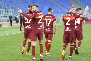 ROME, ITALY - 23 Ocak: AS Roma 'nın Borja Belediye Başkanı Lorenzo Pellegrini' nin İtalya Serisi sırasında attığı golü kutluyor. AS Romanlar ve Spezia arasında 23 Ocak 2021 'de Roma, İtalya / LiveMedia' da oynanan Stadio Olimpico 'da oynanan futbol karşılaşması.